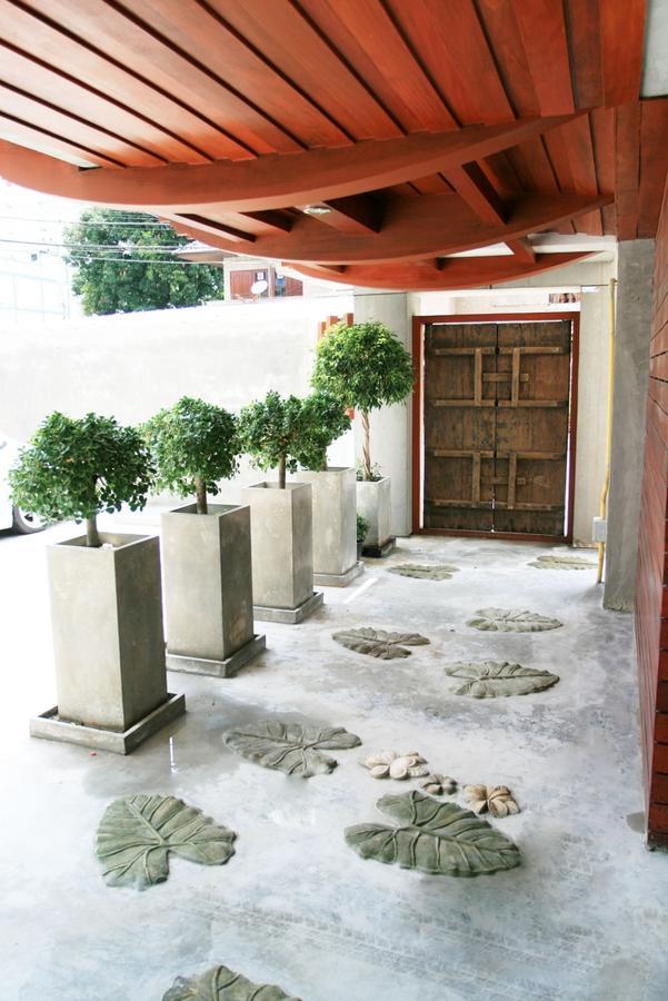 בנגקוק Bansabai Sabaidee Service Apartment מראה חיצוני תמונה