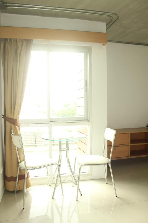 בנגקוק Bansabai Sabaidee Service Apartment מראה חיצוני תמונה